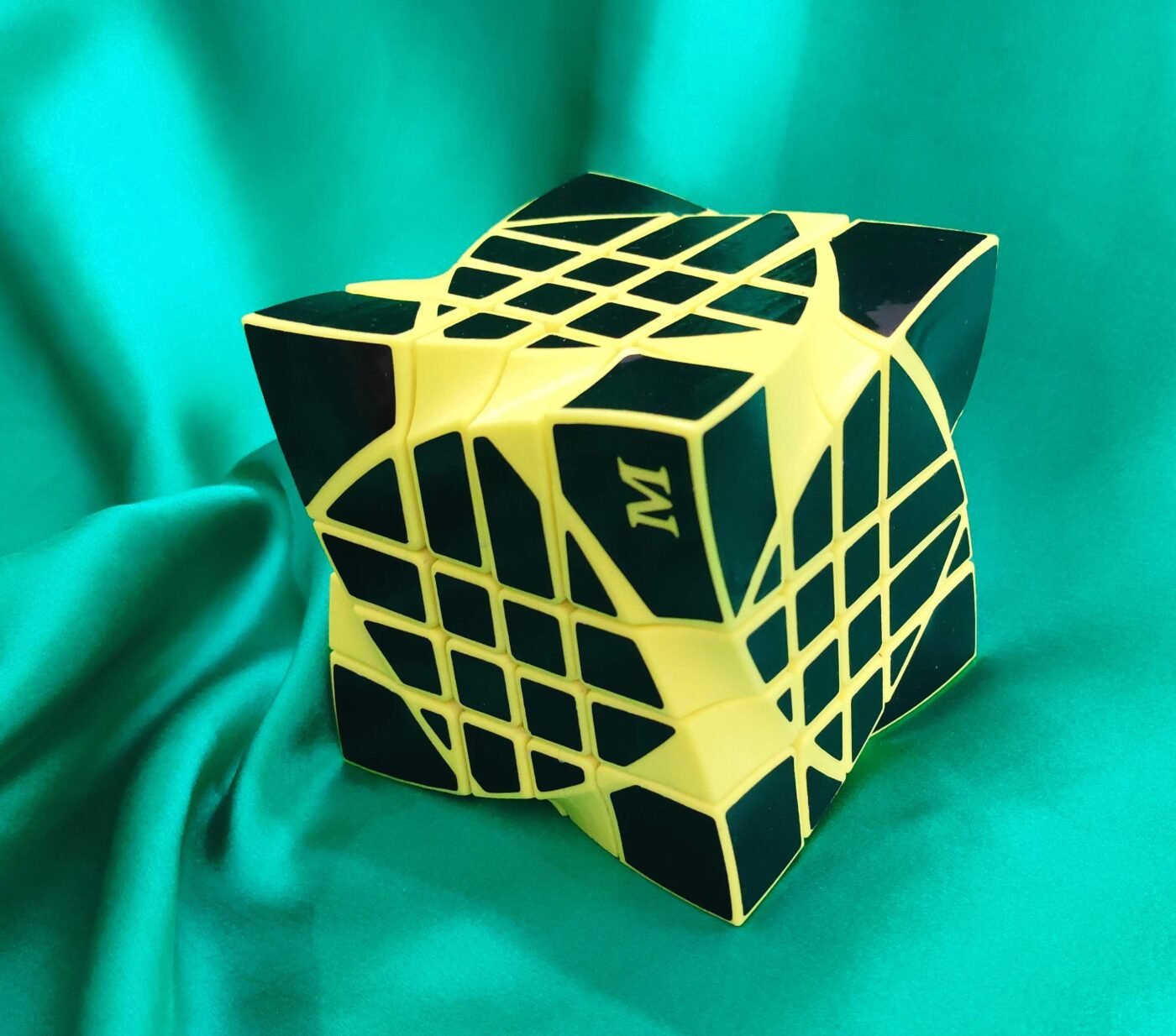 4x4x4 Twist Mirror Cube