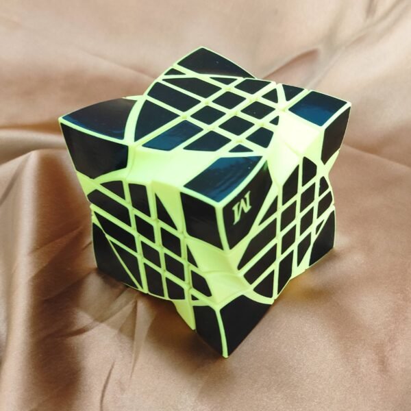 4x4x4 Twisty Mirror Cube